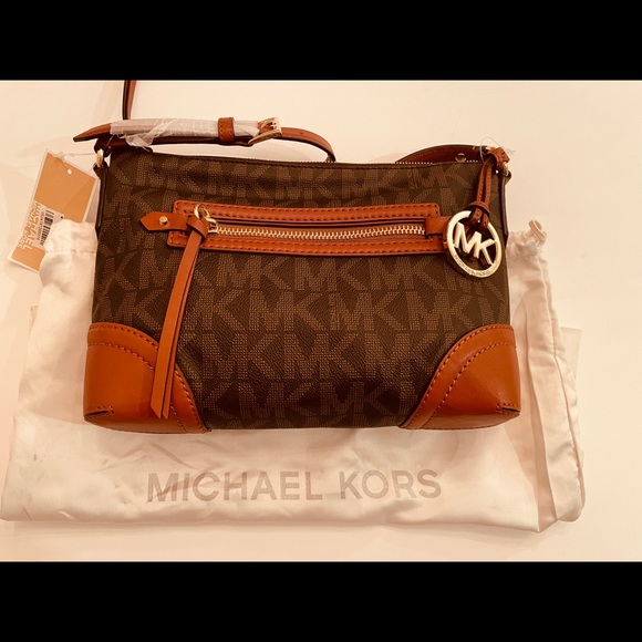 MK Fallon Medium Shoulder Bag - Picture 3 of 4